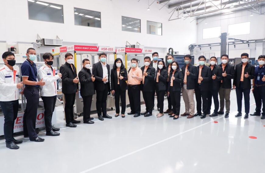 คณะนักศึกษาปริญญาโท คณะครุศาสตร์อุตสาหกรรม มจพ. เข้าศึกษาดูงาน Learning Factory SIMTEC