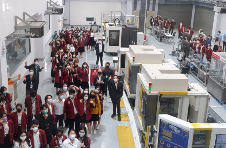 SIMTEC ต้อนรับ คณะอาจารย์ นักศึกษา วิศวฯ ม.เกษตรฯ ศรีราชา เข้าศึกษาดูงาน Learning Factory